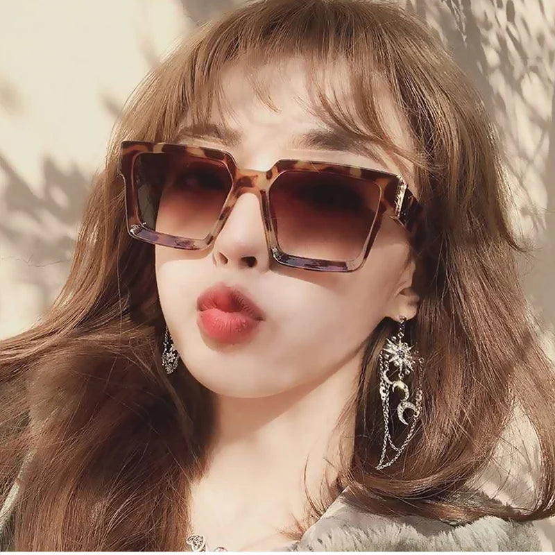 Gafas de Sol Cuadradas Vintage UV400 para Hombre y Mujer - Diseño Exclusivo