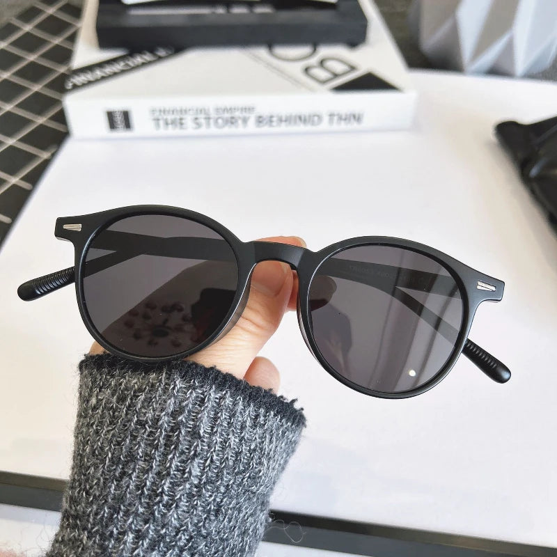 Gafas de sol redondas vintage UV400 de lujo pequeñas para mujeres y hombres, diseñador